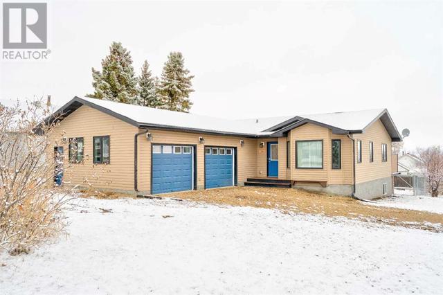4801 45 Avenue, House other with 4 bedrooms, 3 bathrooms and 4 parking in Spirit River AB | Image 2
