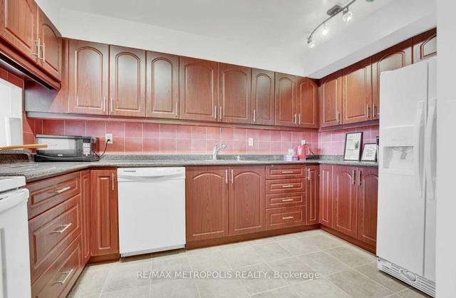 1106 - 2365 Kennedy Rd, Condo with 2 bedrooms, 2 bathrooms and 1 parking in Toronto ON | Image 10