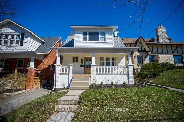 187 Dufferin Ave, House detached with 3 bedrooms, 2 bathrooms and 2 parking in Brantford ON | Image 1