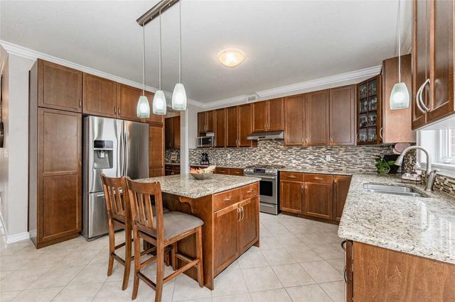 56 Ingram Dr, House detached with 5 bedrooms, 4 bathrooms and 4 parking in Guelph ON | Image 3