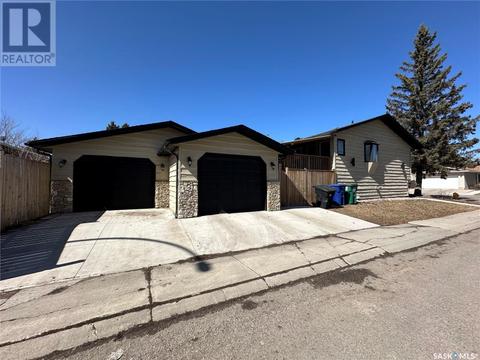 120 Delaronde Road, House detached with 5 bedrooms, 3 bathrooms and null parking in Saskatoon SK | Card Image