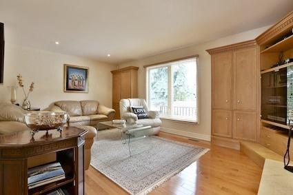 2 Woburn Dr, House detached with 4 bedrooms, 5 bathrooms and 6 parking in Vaughan ON | Image 3