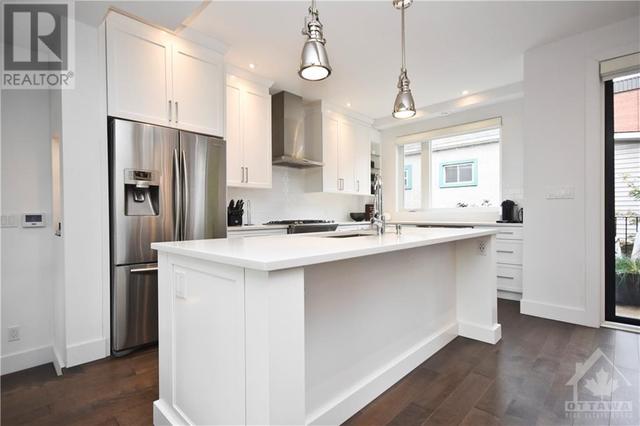 104 Little London Private, Townhouse with 2 bedrooms, 2 bathrooms and 1 parking in Ottawa ON | Image 11
