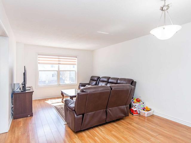 86 Morley Cres, Townhouse with 3 bedrooms, 2 bathrooms and 2 parking in Brampton ON | Image 25