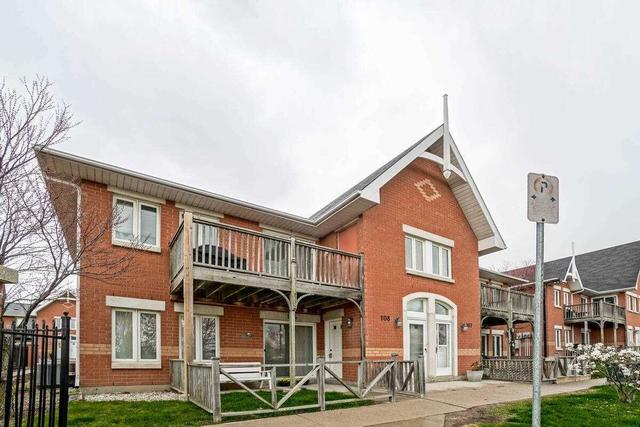 104 - 4140 Foxwood Dr, Townhouse with 2 bedrooms, 1 bathrooms and 1 parking in Burlington ON | Image 1
