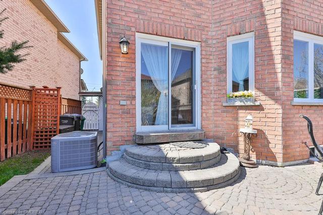 5488 Tree Crest Court, House semidetached with 3 bedrooms, 2 bathrooms and 3 parking in Mississauga ON | Image 26