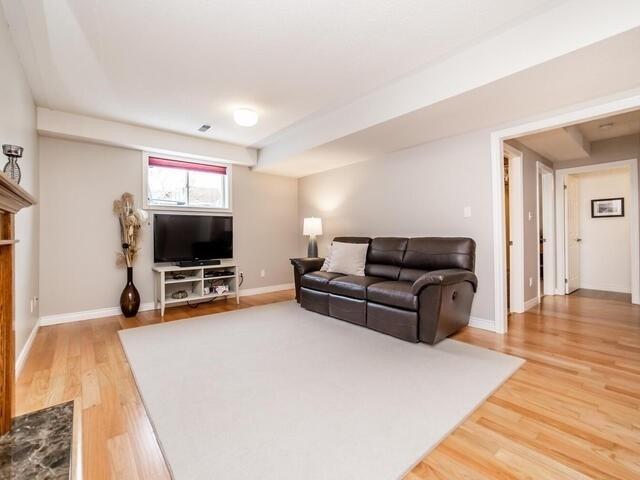 4 Hemmingway Dr, House detached with 4 bedrooms, 2 bathrooms and 6 parking in Clarington ON | Image 18