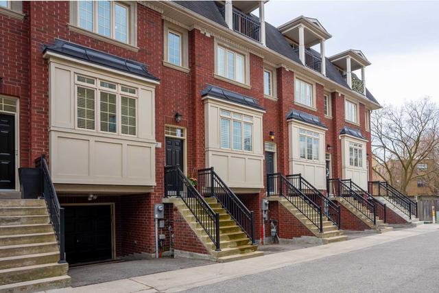 7 Tompkins Mews, House attached with 3 bedrooms, 2 bathrooms and 2 parking in Toronto ON | Image 1