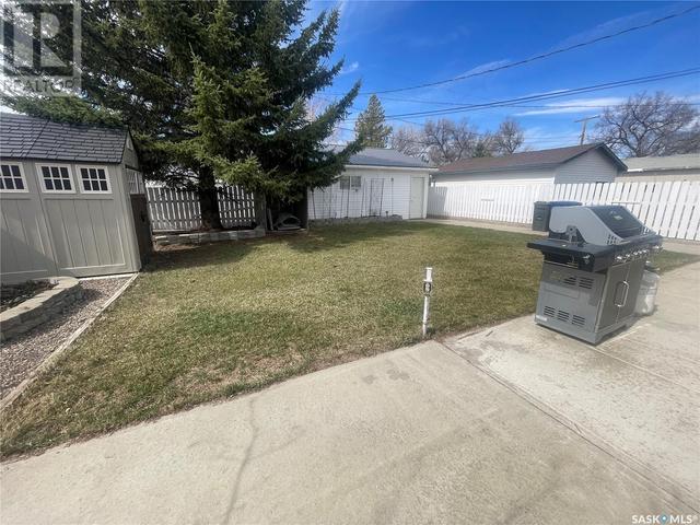 107 Griffin Street, House detached with 5 bedrooms, 2 bathrooms and null parking in Maple Creek SK | Image 8