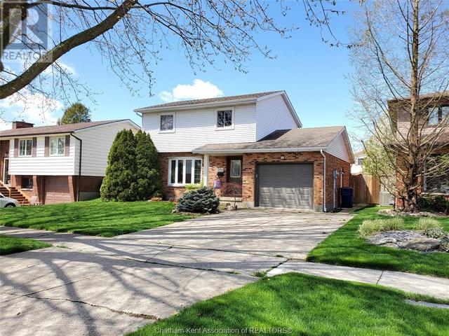 379 Campus Parkway, House detached with 3 bedrooms, 2 bathrooms and null parking in Chatham Kent ON | Image 1