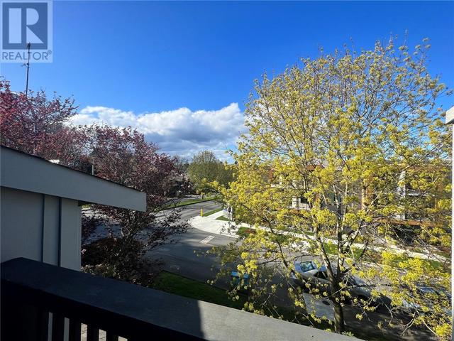 5 - 1405 Mallek Cres, House attached with 3 bedrooms, 3 bathrooms and 1 parking in Victoria BC | Image 28