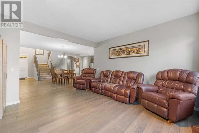 91 Cranbrook Place Se, House detached with 4 bedrooms, 3 bathrooms and 4 parking in Calgary AB | Image 19