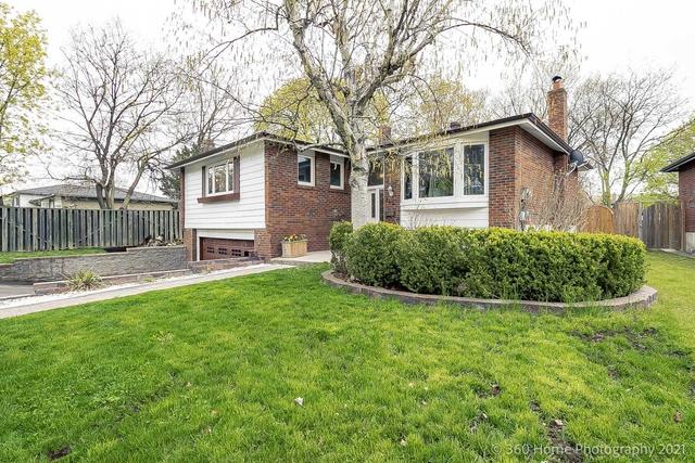 145 Oakmeadow Blvd, House detached with 4 bedrooms, 3 bathrooms and 4 parking in Toronto ON | Image 1