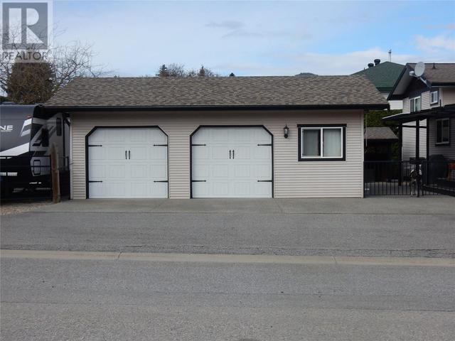2315 Wilson Avenue, House detached with 3 bedrooms, 1 bathrooms and 5 parking in Armstrong BC | Image 4