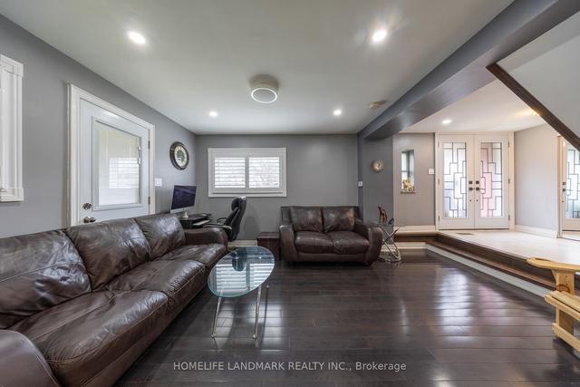 103 Oakley Blvd, House detached with 4 bedrooms, 4 bathrooms and 5 parking in Toronto ON | Image 13