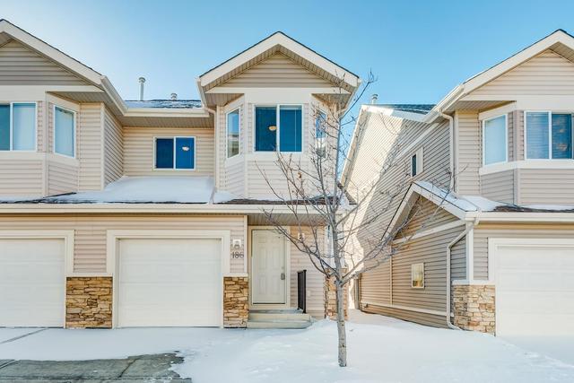 186 Royal Oak Gardens Nw, Home with 3 bedrooms, 1 bathrooms and 2 parking in Calgary AB | Image 2
