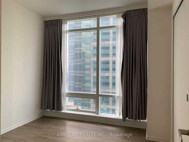 1004 - 1 Bloor St E, Condo with 2 bedrooms, 2 bathrooms and 0 parking in Toronto ON | Image 6