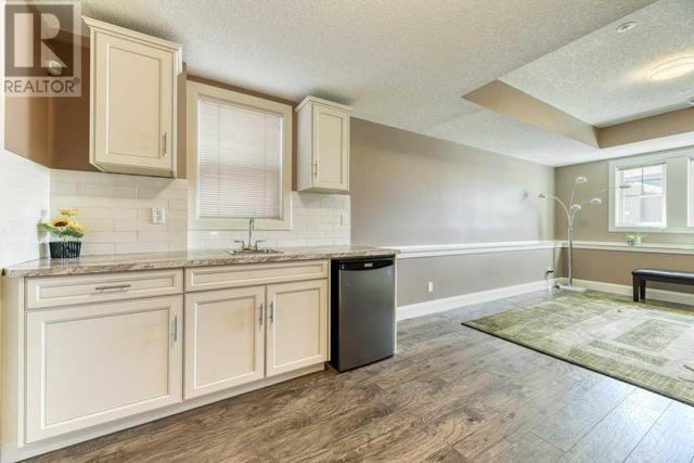 Wet Bar in Games Room | Image 29