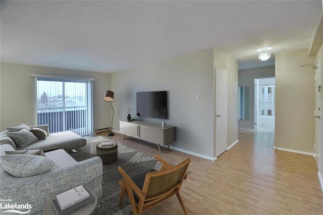 307 - 460 Ontario Street, House attached with 2 bedrooms, 1 bathrooms and 1 parking in Collingwood ON | Image 8
