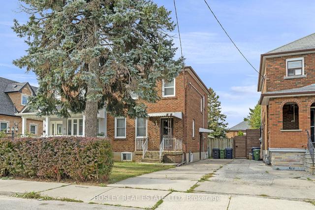 30 Yarrow Rd, House semidetached with 3 bedrooms, 1 bathrooms and 3 parking in Toronto ON | Image 1