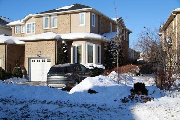 379 Rosegate Way, House attached with 3 bedrooms, 3 bathrooms and 3 parking in Oakville ON | Image 2