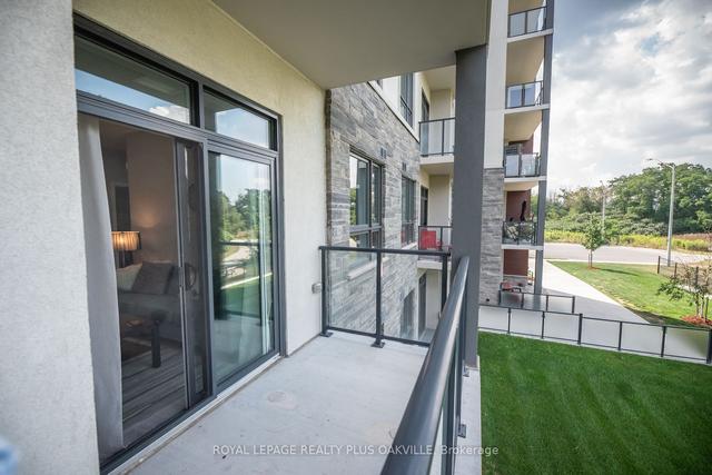 214 - 125 Shoreview Pl, Condo with 1 bedrooms, 1 bathrooms and 1 parking in Hamilton ON | Image 3