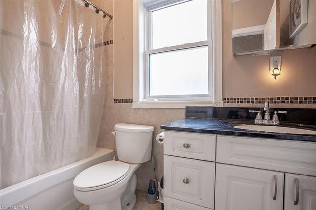 4739 Sixth Avenue, House detached with 3 bedrooms, 1 bathrooms and null parking in Niagara Falls ON | Image 13