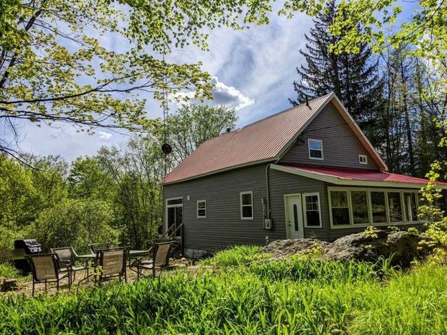 1239 Shiner Rd, House detached with 3 bedrooms, 2 bathrooms and 4 parking in North Frontenac ON | Image 1