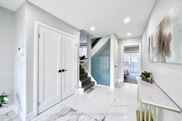 15 Rubicon Crt, House detached with 4 bedrooms, 5 bathrooms and 8 parking in Toronto ON | Image 7