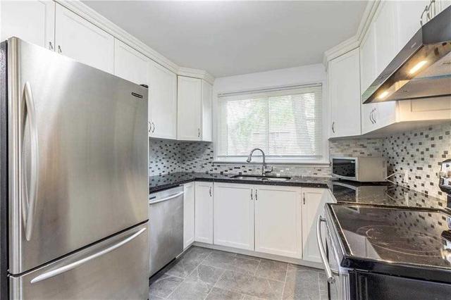47 West 4th St, House detached with 3 bedrooms, 2 bathrooms and 0 parking in Hamilton ON | Image 2