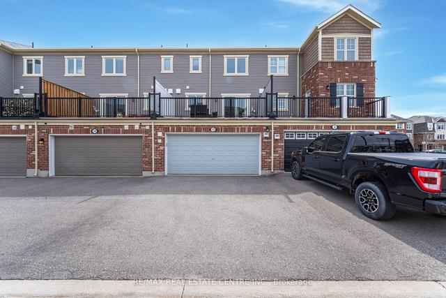 12 Metro Cres, House attached with 3 bedrooms, 3 bathrooms and 4 parking in Brampton ON | Image 32