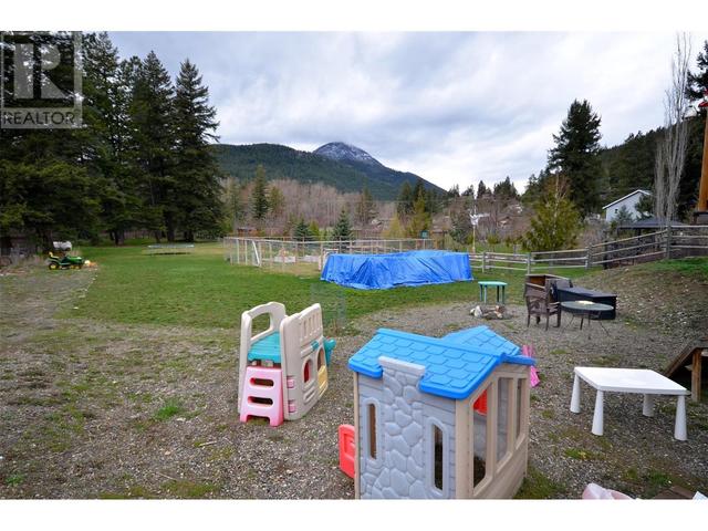 2912 Chase Falkland Road, House detached with 3 bedrooms, 2 bathrooms and 2 parking in Columbia Shuswap D BC | Image 72