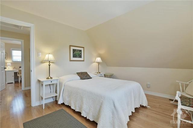 1707 Edge Hill Place, House detached with 3 bedrooms, 2 bathrooms and 3 parking in Ottawa ON | Image 14