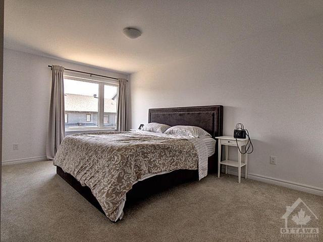 750 Putney Crescent, Townhouse with 4 bedrooms, 3 bathrooms and 3 parking in Ottawa ON | Image 10