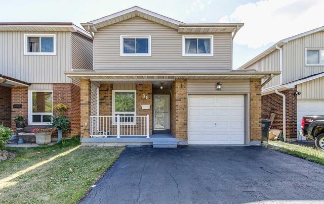 88 Simmons Blvd, House detached with 3 bedrooms, 2 bathrooms and 3 parking in Brampton ON | Image 1