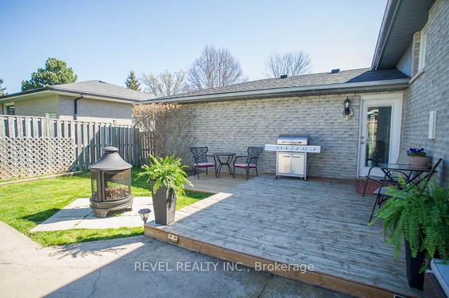 1 Pioneer Pl, House detached with 3 bedrooms, 2 bathrooms and 4 parking in Brantford ON | Image 28