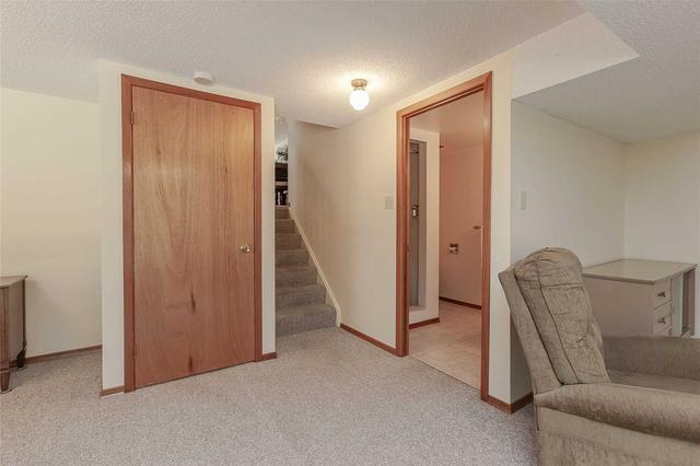 2405 Malcolm Cres, House detached with 3 bedrooms, 2 bathrooms and 3 parking in Burlington ON | Image 20