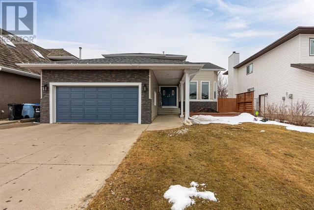 269 Ball Place, House detached with 4 bedrooms, 3 bathrooms and 5 parking in Wood Buffalo AB | Image 1