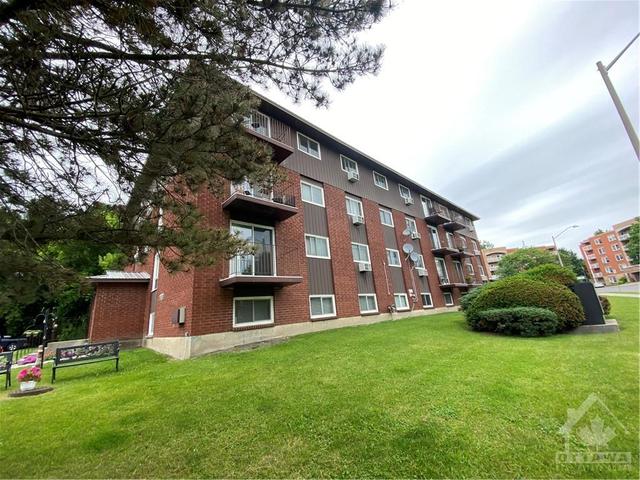 20 - 6 Charlotte Place, Condo with 2 bedrooms, 1 bathrooms and 1 parking in Brockville ON | Image 2