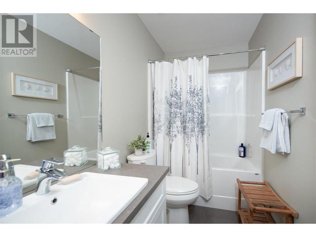 2100 - 55 Avenue Unit# 17, House other with 2 bedrooms, 2 bathrooms and 4 parking in Vernon BC | Image 26