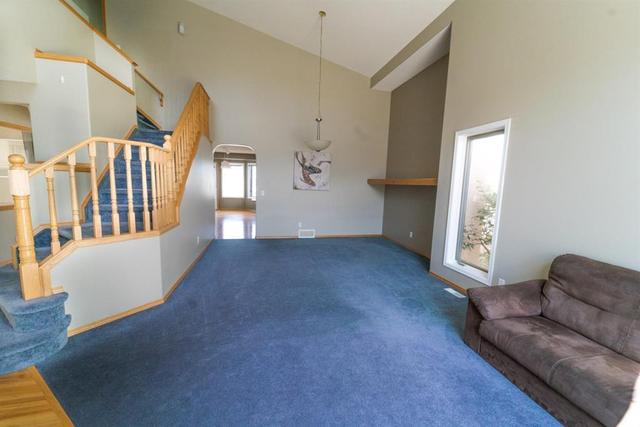 557 Hamptons Drive Nw, House detached with 5 bedrooms, 3 bathrooms and 4 parking in Calgary AB | Image 12
