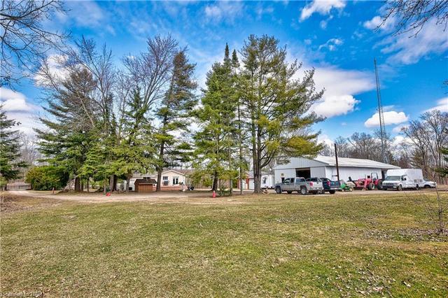 3570 Twenty Mile Road, House detached with 4 bedrooms, 2 bathrooms and 20 parking in West Lincoln ON | Image 12