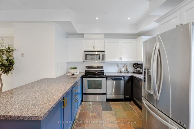21 Peelar Mews, House attached with 4 bedrooms, 3 bathrooms and 2 parking in Toronto ON | Image 4