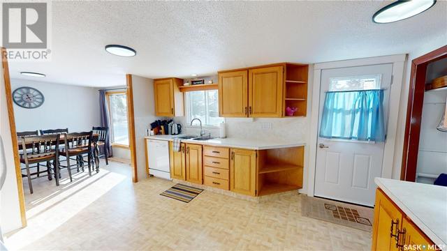 108 Anne Street, House detached with 4 bedrooms, 2 bathrooms and null parking in Wawota SK | Image 6