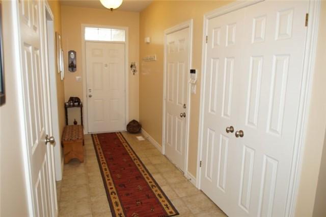 83 Aaron Tr, House detached with 2 bedrooms, 3 bathrooms and 2 parking in Welland ON | Image 3