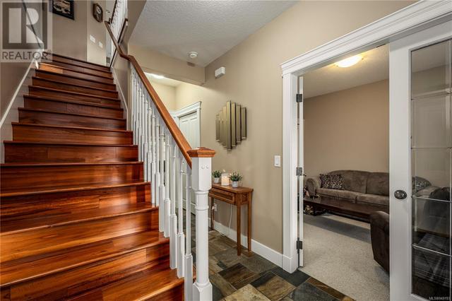 475 8th St, House detached with 6 bedrooms, 4 bathrooms and 8 parking in Nanaimo BC | Image 5
