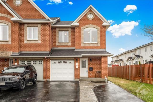 301 Vienna Terrace, Townhouse with 3 bedrooms, 3 bathrooms and 5 parking in Ottawa ON | Image 2