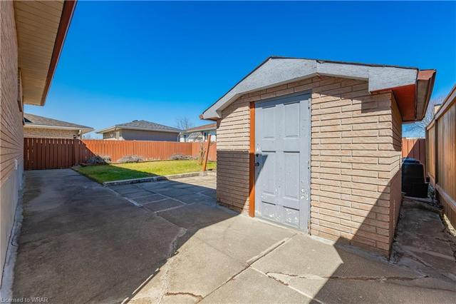 92 Winter Avenue, House detached with 4 bedrooms, 2 bathrooms and 4 parking in Cambridge ON | Image 38