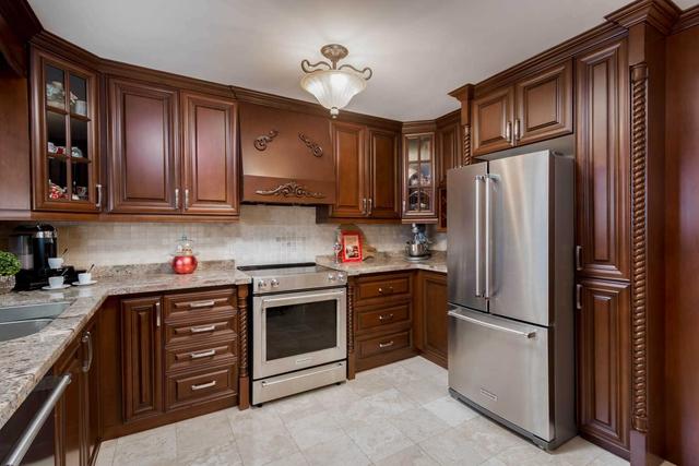 81 Willis Rd, House detached with 3 bedrooms, 3 bathrooms and 6 parking in Vaughan ON | Image 5
