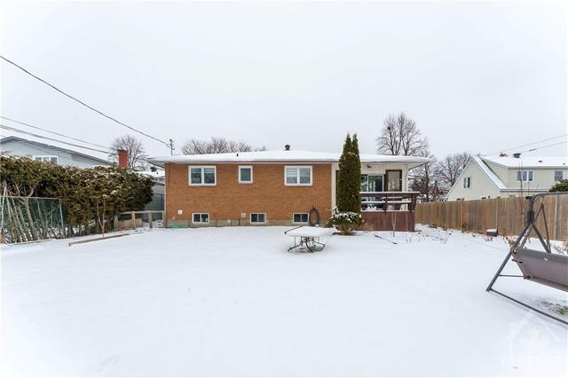 2084 Maywood Street, House detached with 4 bedrooms, 3 bathrooms and 5 parking in Ottawa ON | Image 30
